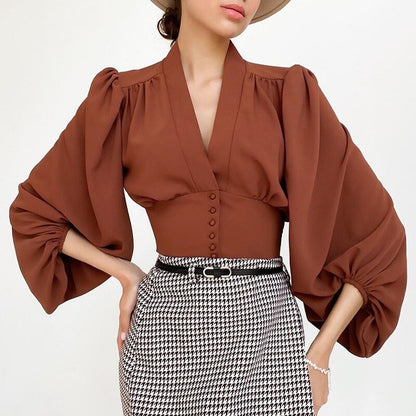 Sophisticated Blouse with a Clean Classic Look
