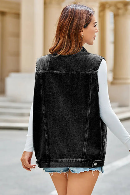 Well Tailored Top with a Graceful Silhouette