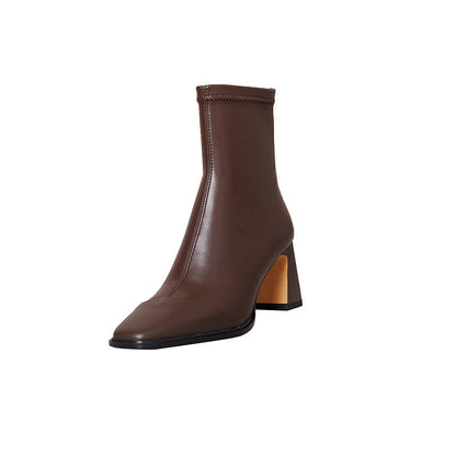 Well Tailored Boots with a Graceful Silhouette