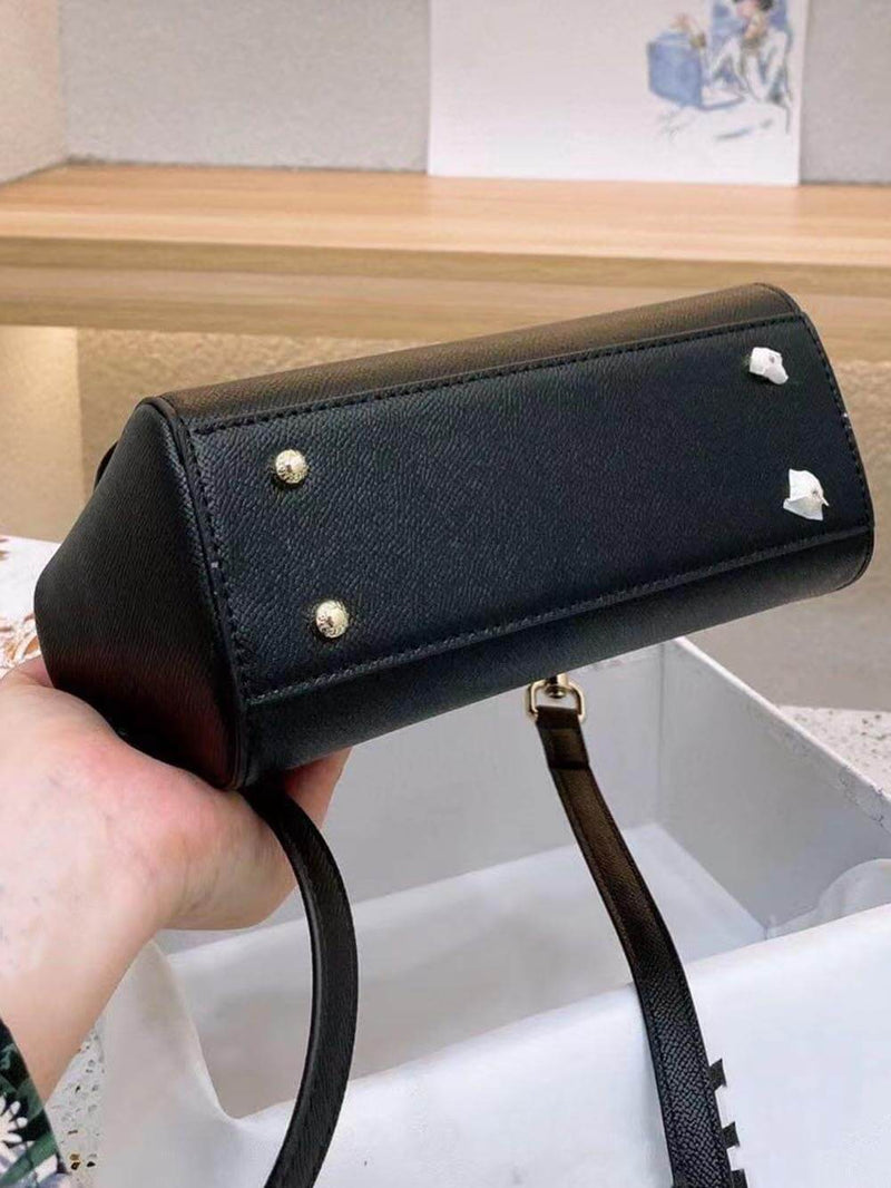 Classic Vintage Bag with a Flattering Fit