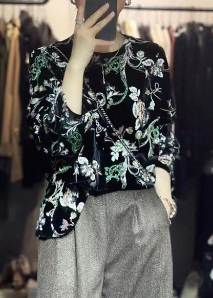 A Vintage Style Top with Delicate Timeless Details