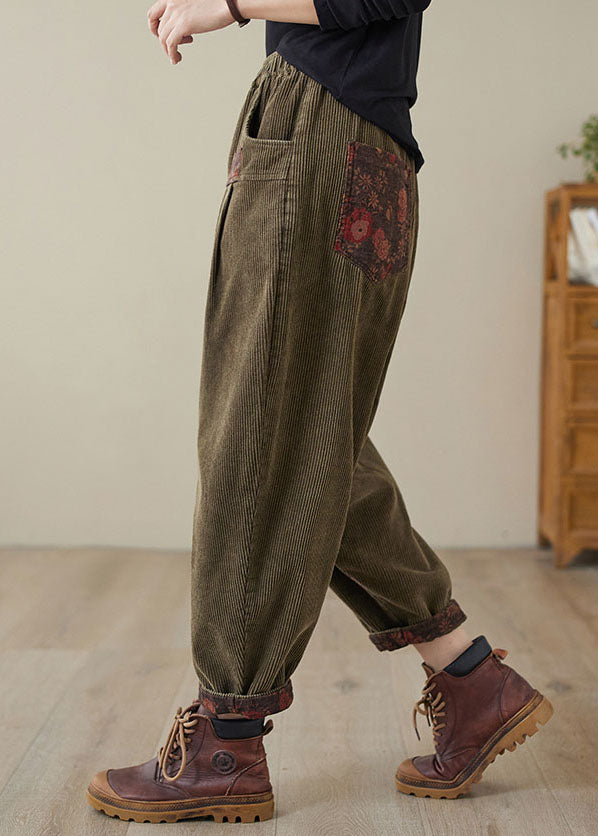 Effortlessly Elegant Pants with a Timeless Design