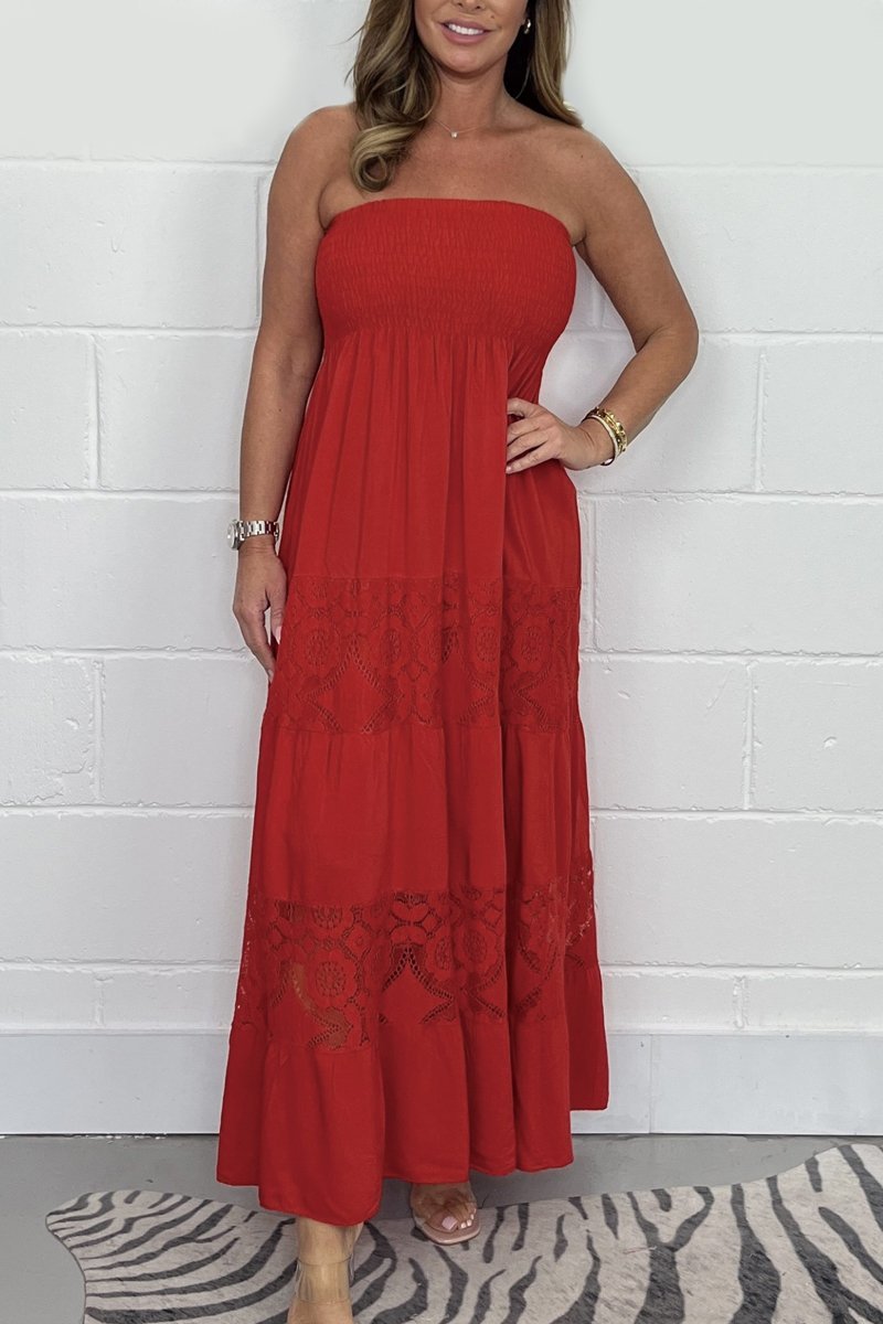 Beautifully Finished Dress in a Timeless Design