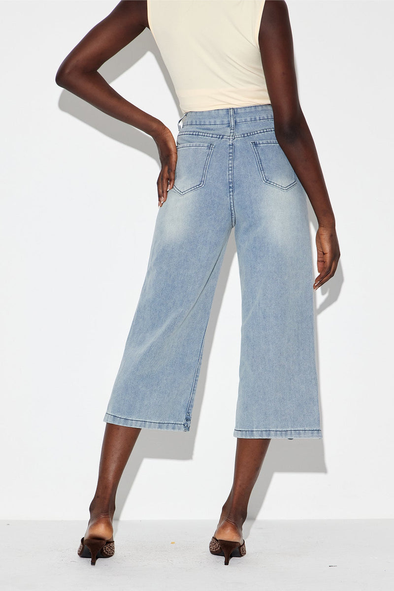 Well Tailored Garment with a Graceful Silhouette