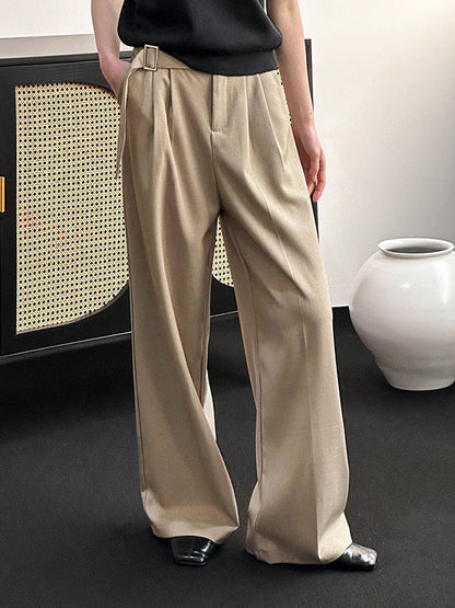 Effortlessly Elegant Pants with a Timeless Design