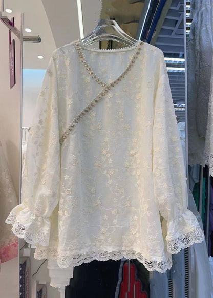 Sophisticated Blouse with a Clean Classic Look