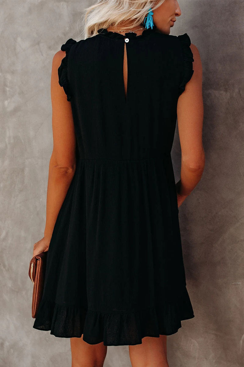 Effortlessly Elegant Dress with a Timeless Design