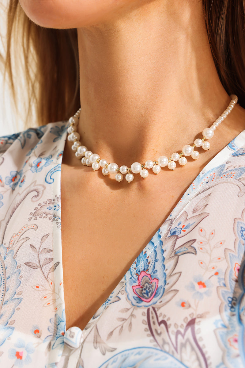 Effortlessly Elegant Garment with a Timeless Design