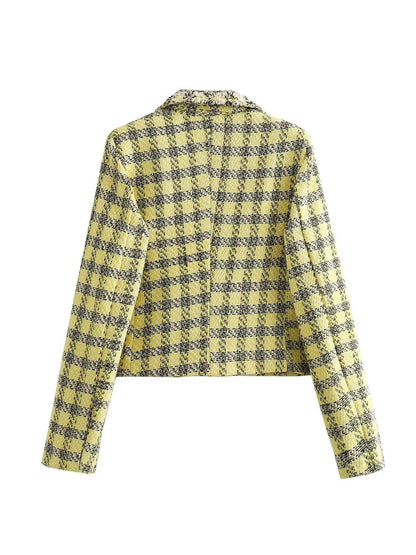 Effortlessly Elegant Garment with a Timeless Design