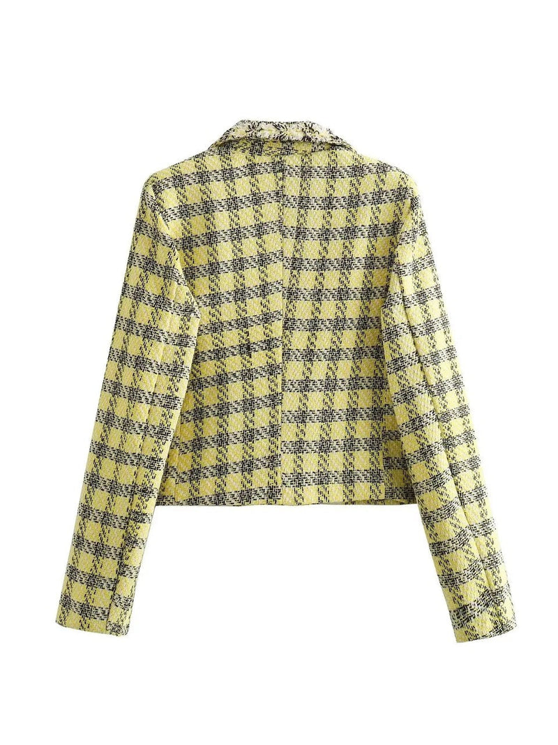 Effortlessly Elegant Garment with a Timeless Design
