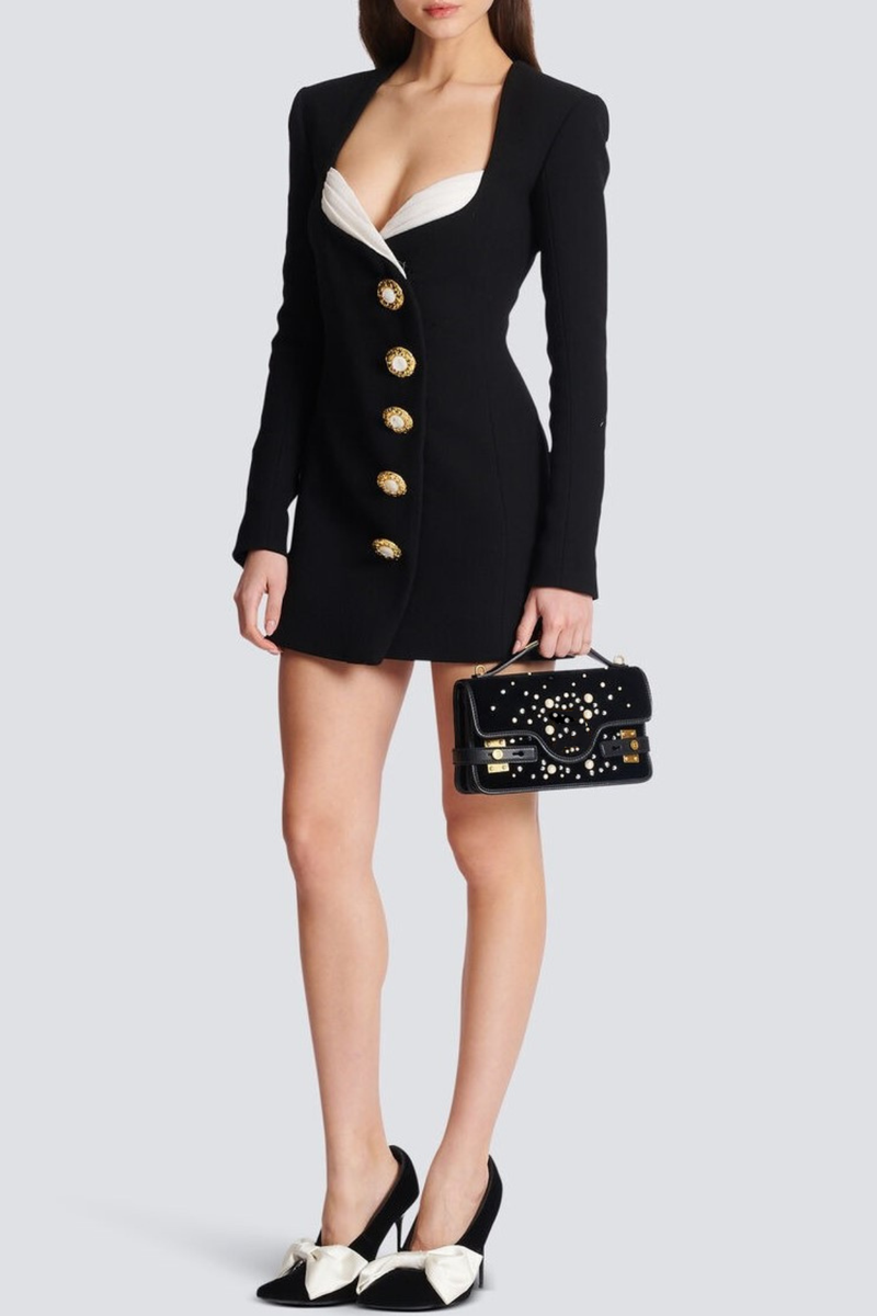 Effortlessly Elegant Dress with a Timeless Design