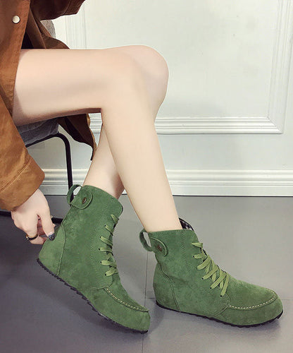 Well Tailored Boots with a Graceful Silhouette