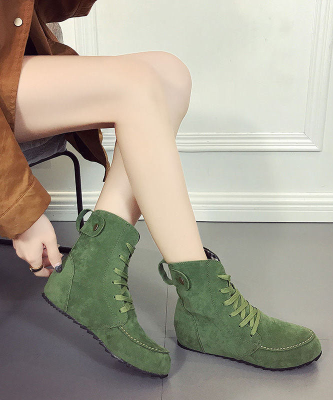Well Tailored Boots with a Graceful Silhouette