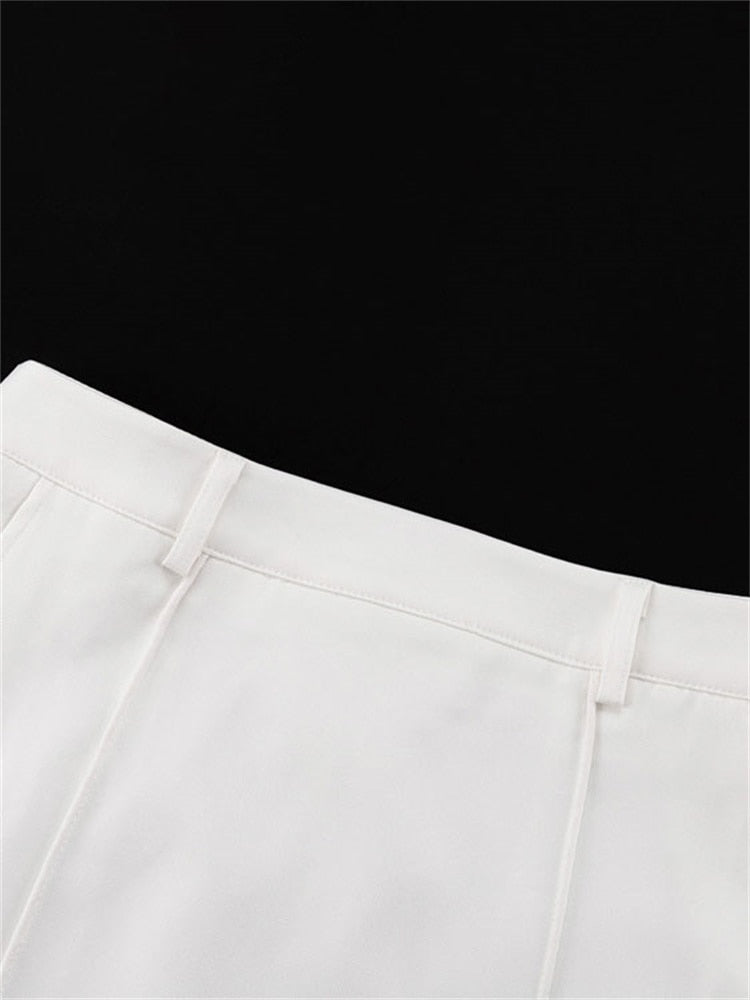 Effortlessly Elegant Garment with a Timeless Design