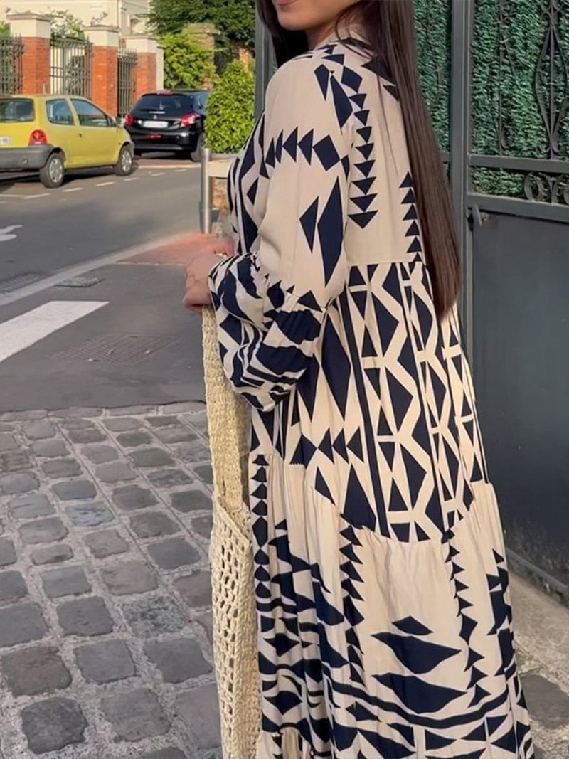 Classic Vintage Dress with a Flattering Fit