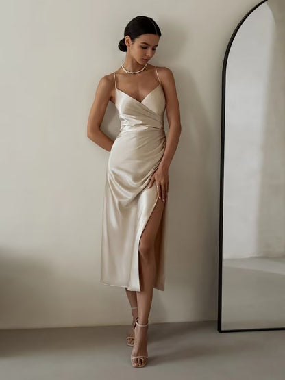 Effortlessly Elegant Dress with a Timeless Design