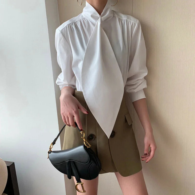 Well Tailored Blouse with a Graceful Silhouette