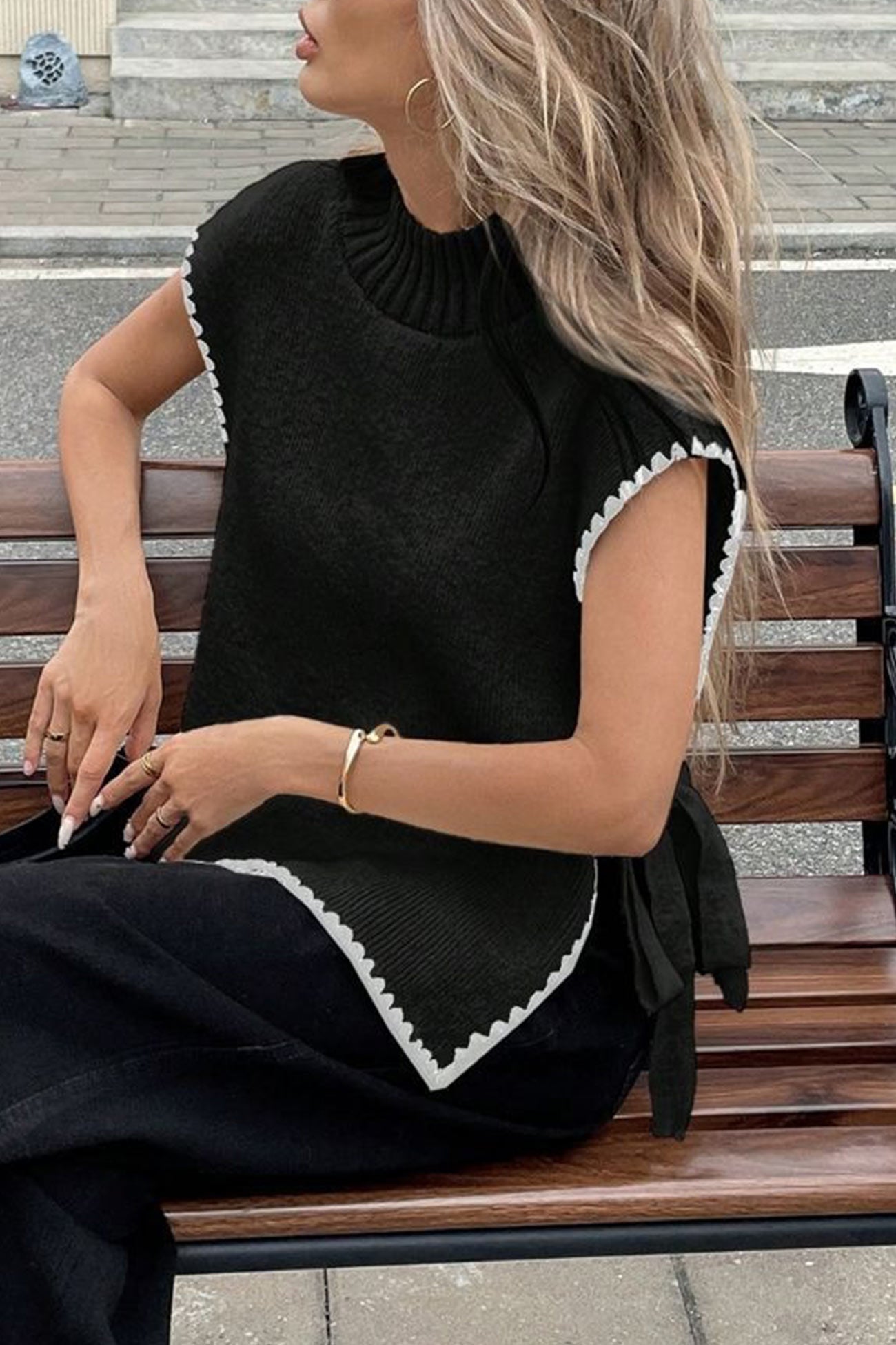 Well Tailored Sweater with a Graceful Silhouette