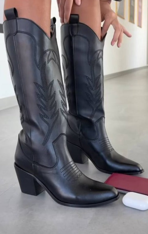 Beautifully Finished Shoes in a Timeless Design