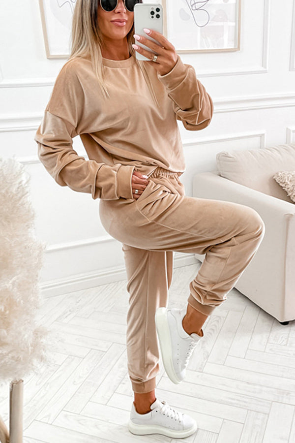 Elegantly Styled Pullover for Everyday Wear