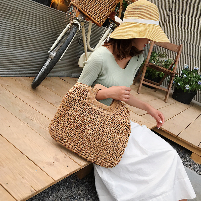 Sophisticated Bag with a Clean Classic Look