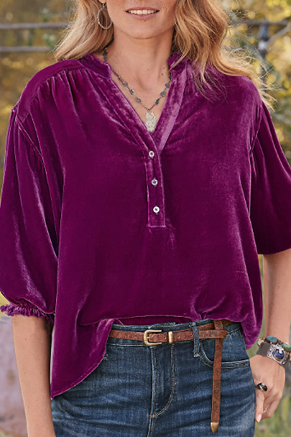 Classic Vintage Pullover with a Flattering Fit