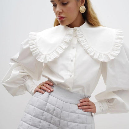 Classic Vintage Blouse with a Flattering Fit