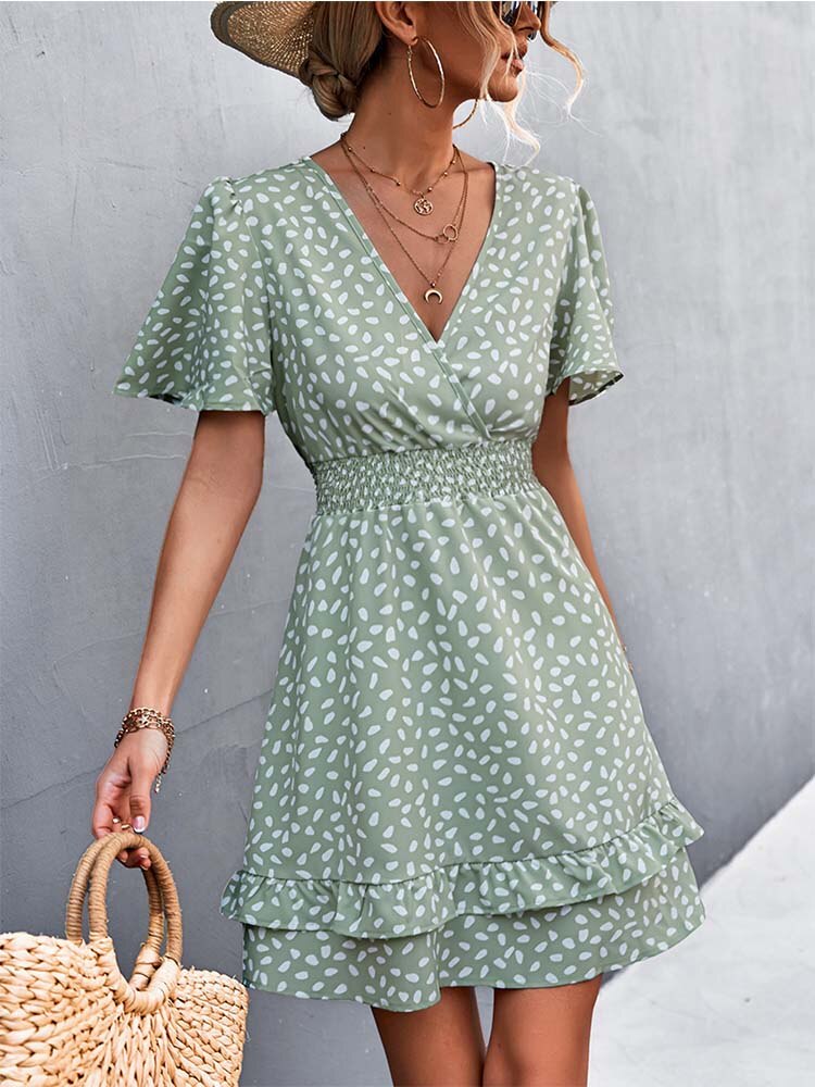 Effortlessly Elegant Dress with a Timeless Design