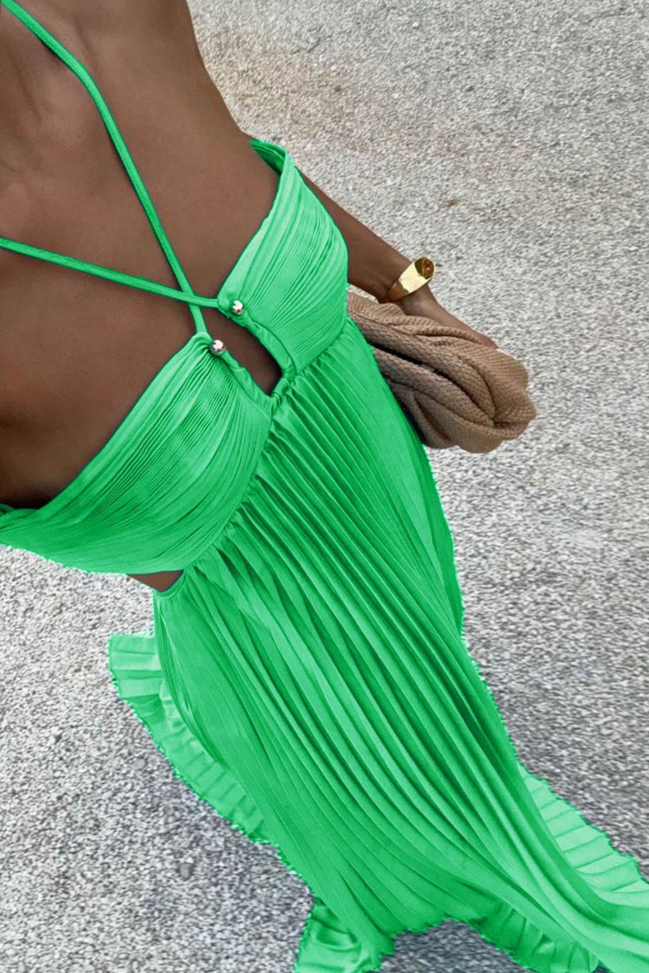 Well Tailored Dress with a Graceful Silhouette