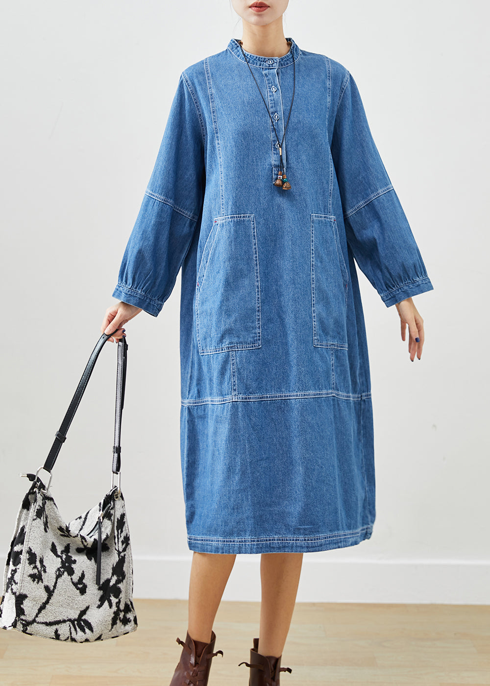 Classic Vintage Dress with a Flattering Fit