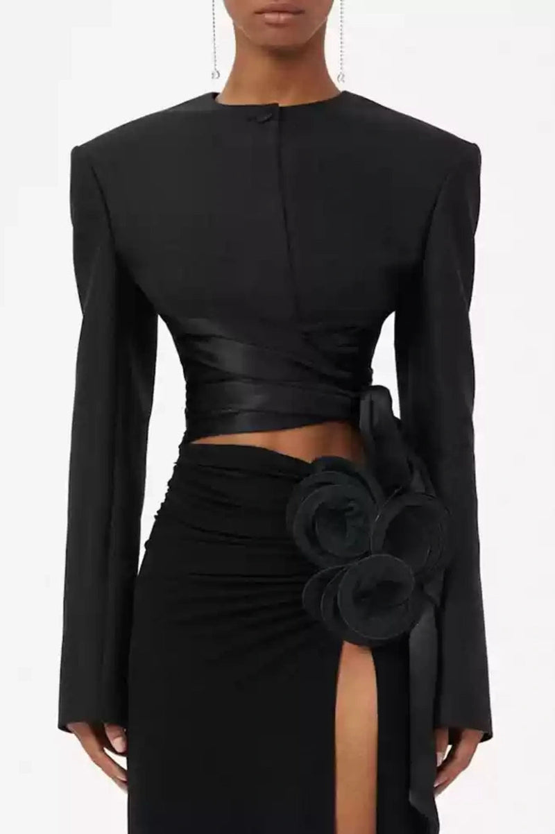 Effortlessly Elegant Garment with a Timeless Design