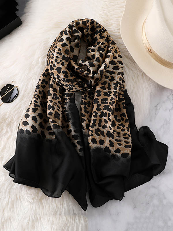 Sophisticated Garment with a Clean Classic Look