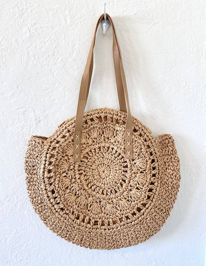 Gracefully Styled Bag for Any Occasion