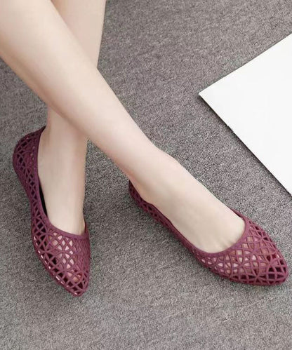 Well Tailored Sandals with a Graceful Silhouette