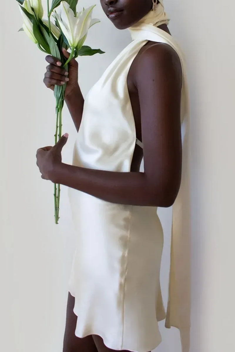 Well Tailored Dress with a Graceful Silhouette