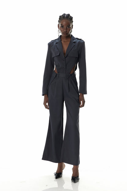 Well Tailored Pants with a Graceful Silhouette