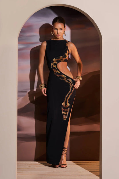 Beautifully Crafted Dress in a Classic Style
