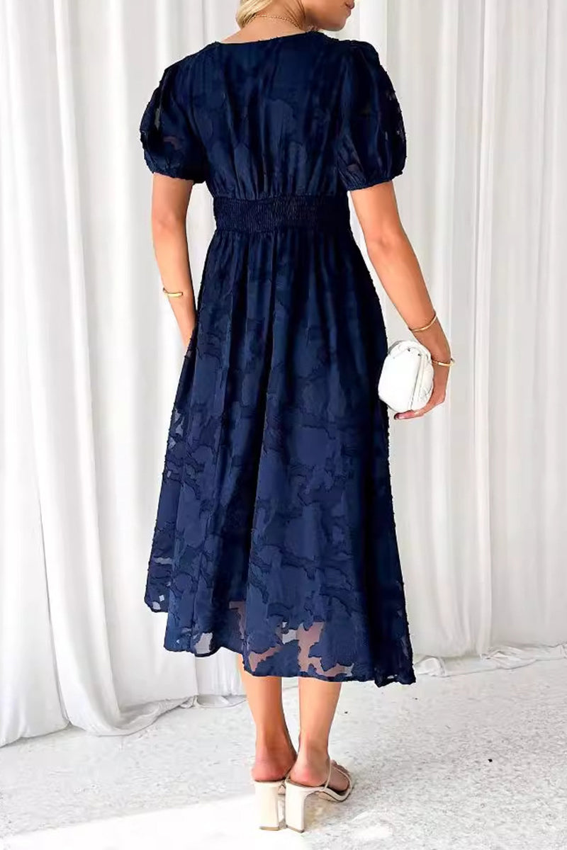 Beautifully Finished Dress in a Timeless Design