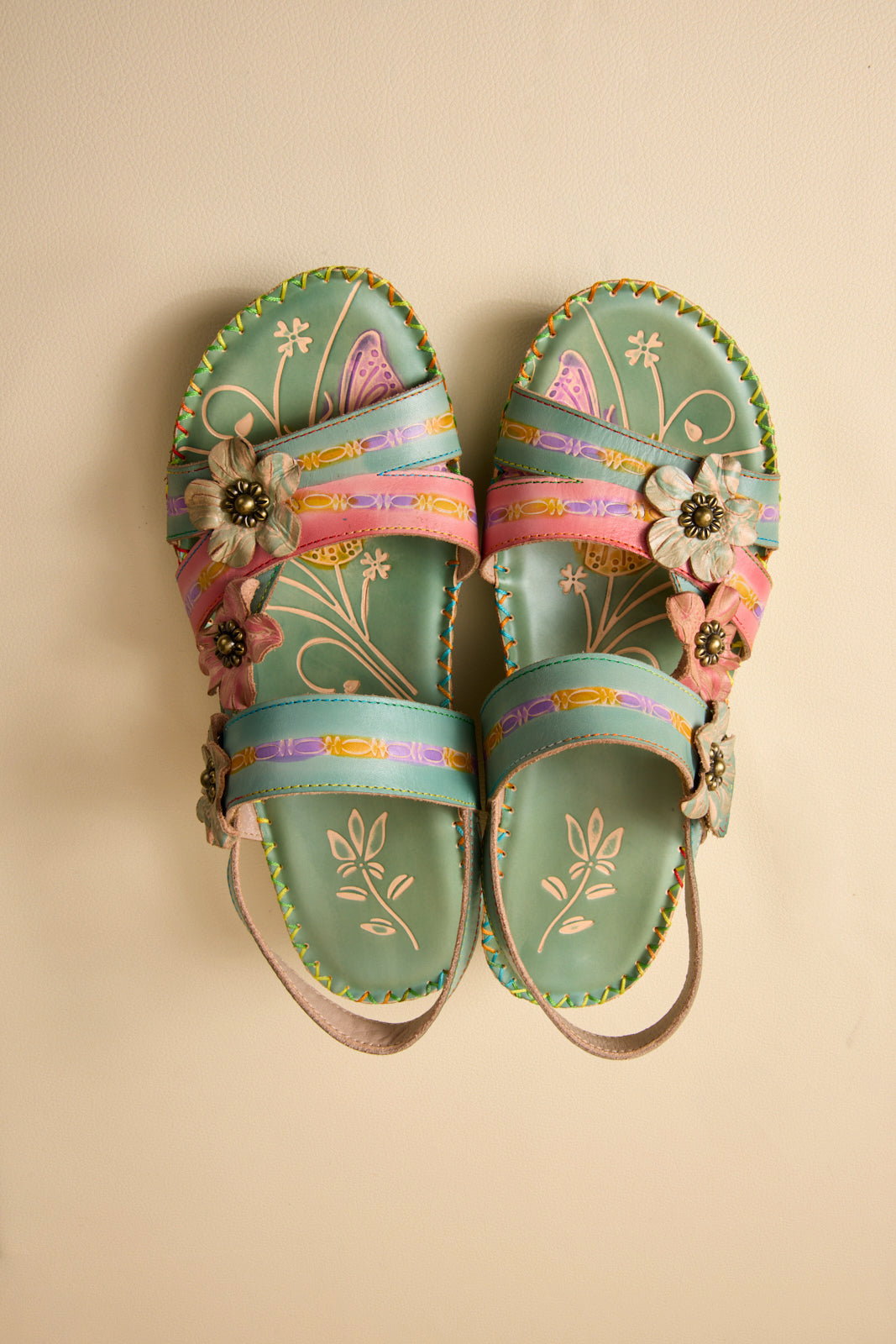 Well Tailored Sandals with a Graceful Silhouette