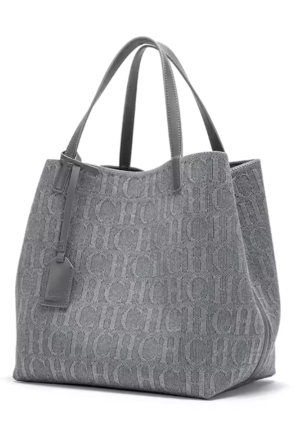 Sophisticated Bag with a Clean Classic Look