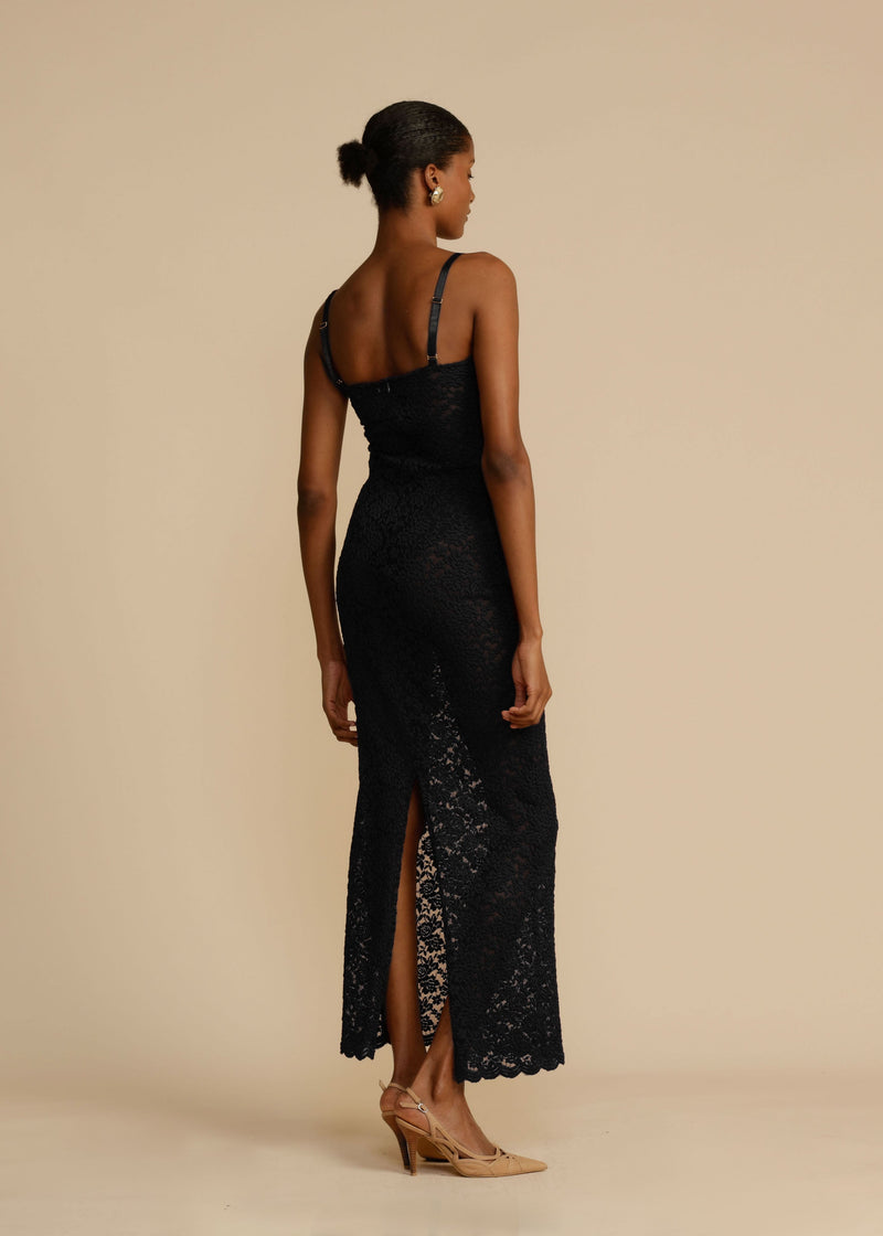 Effortlessly Elegant Dress with a Timeless Design