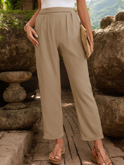 Effortlessly Elegant Trousers with a Timeless Design
