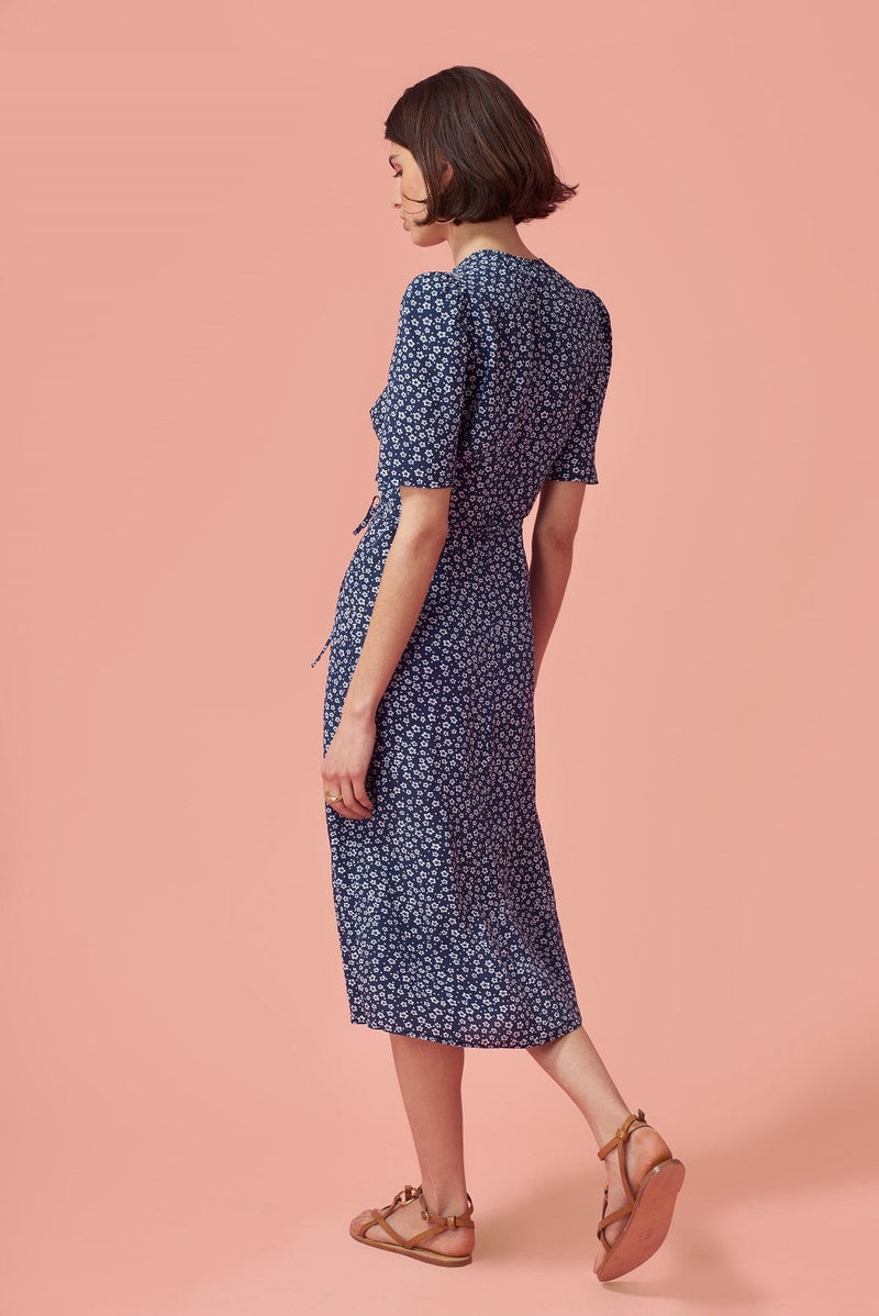 Classic Vintage Dress with a Flattering Fit