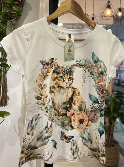 Effortlessly Elegant T-Shirt with a Timeless Design