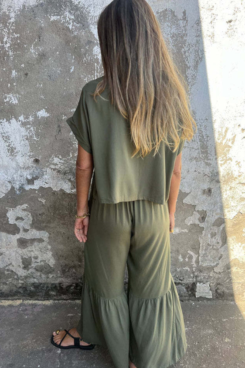 Effortlessly Elegant Pants with a Timeless Design