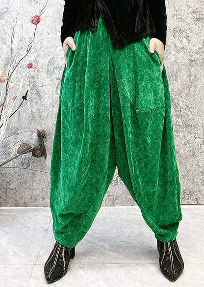 Effortlessly Elegant Pants with a Timeless Design