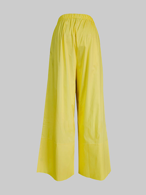 Sophisticated Trousers with a Clean Classic Look