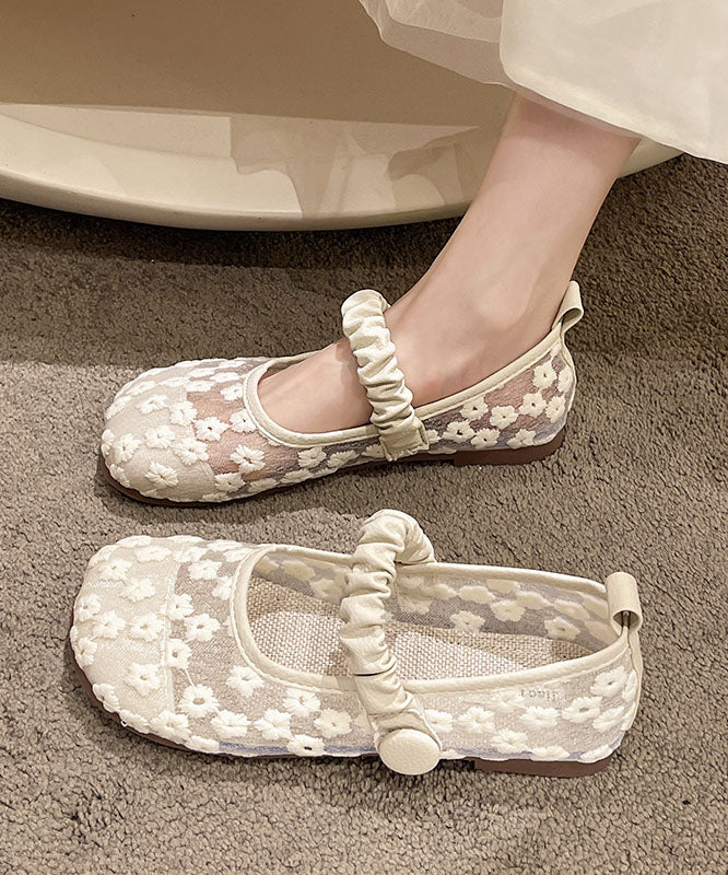 Effortlessly Elegant Sandals with a Timeless Design