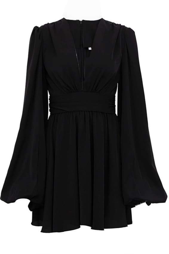 Effortlessly Elegant Dress with a Timeless Design