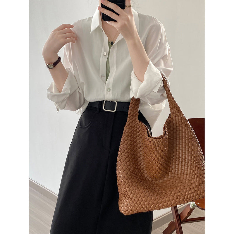 Well Tailored Shirt with a Graceful Silhouette